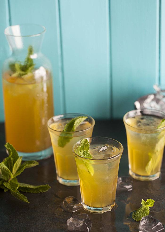 chamomile iced tea with apple & passion fruit