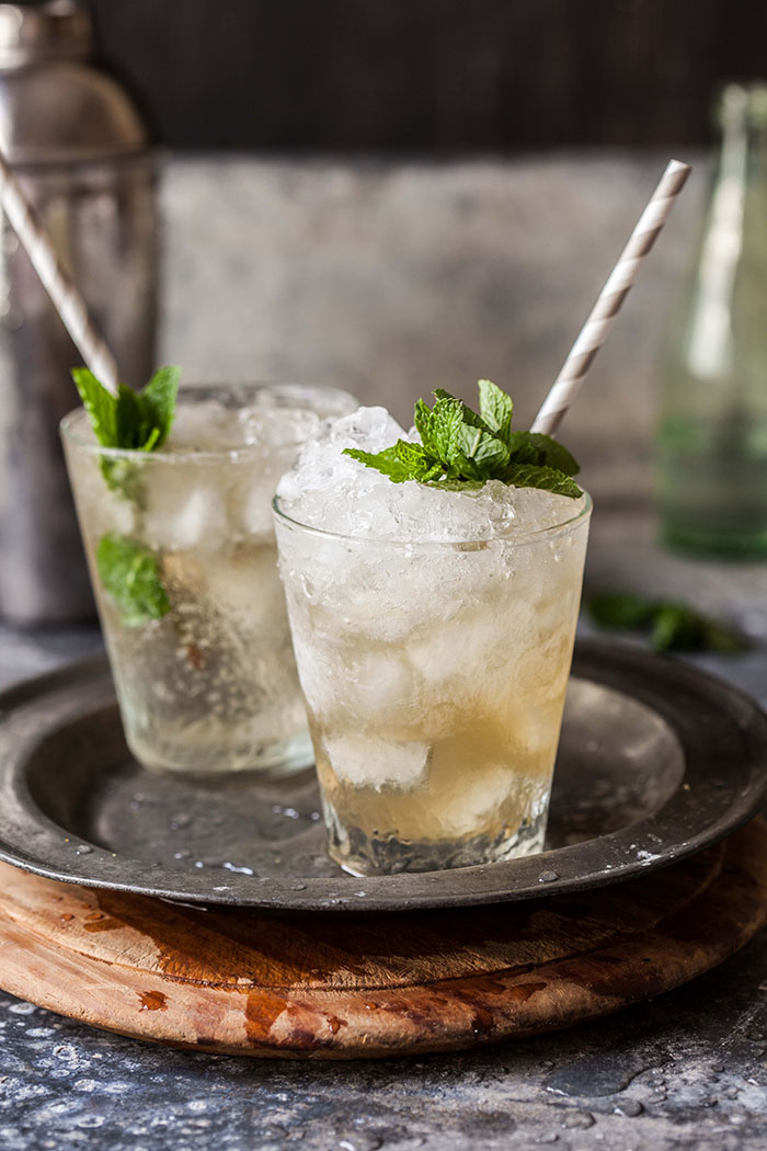 Mint julip with pineapple and ginger