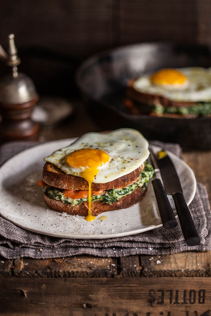 Croque madame with spinach and smoked salmon