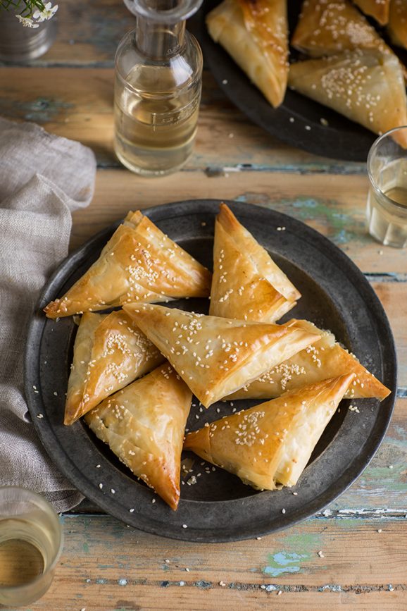 Corn & cheese phyllo pies recipe