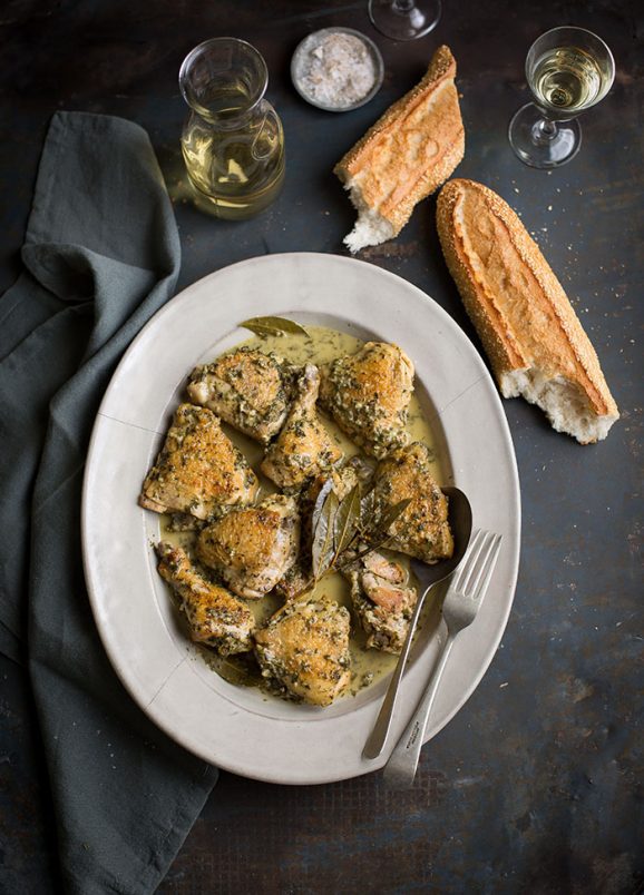 A chicken recipe with white wine, herbs & garlic mad ein a slow and a pressure cooker