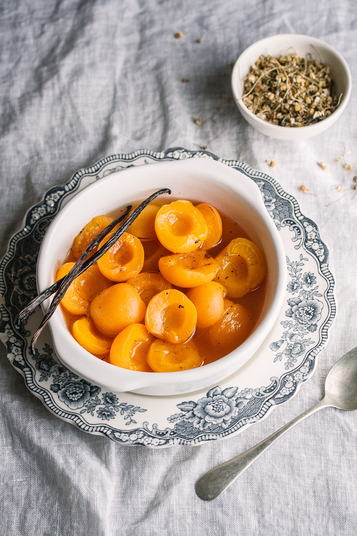 Apricots poached in chamomile tea with vanilla
