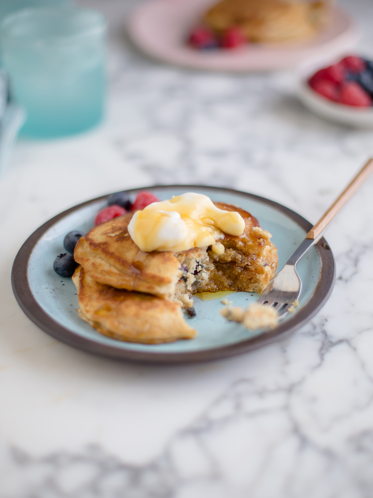 Fluffy blueberry & banana pancakes with a dash of oats