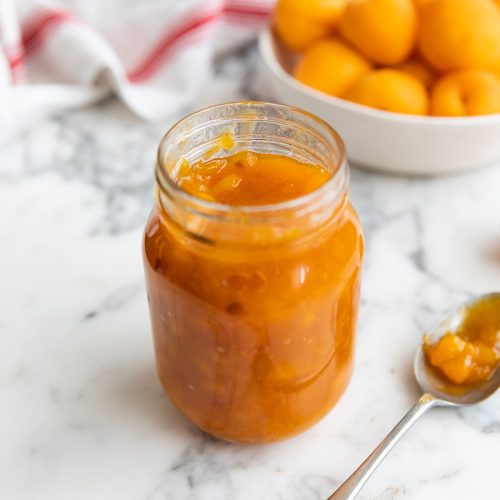 Easy 8 minute small batch apricot jam in a jar