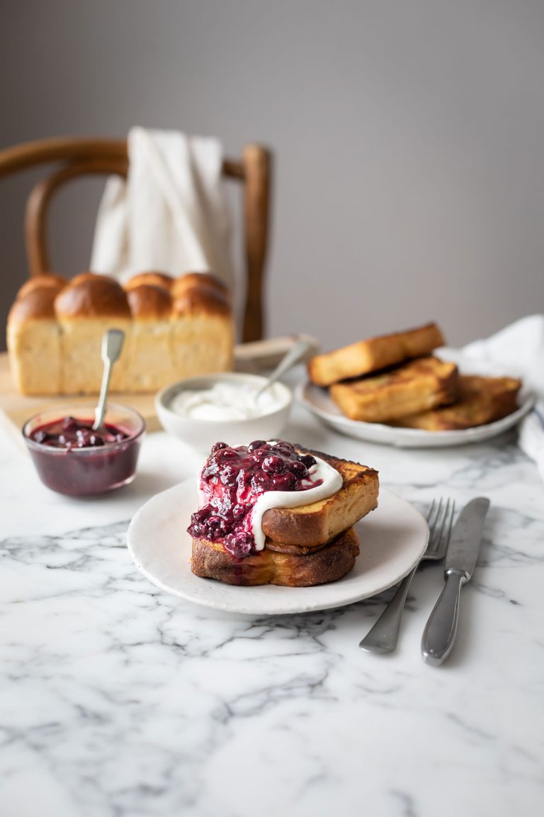 Mossbolletjie French toast with whipped vanilla cottage cheese & mixed berry compote recipe
